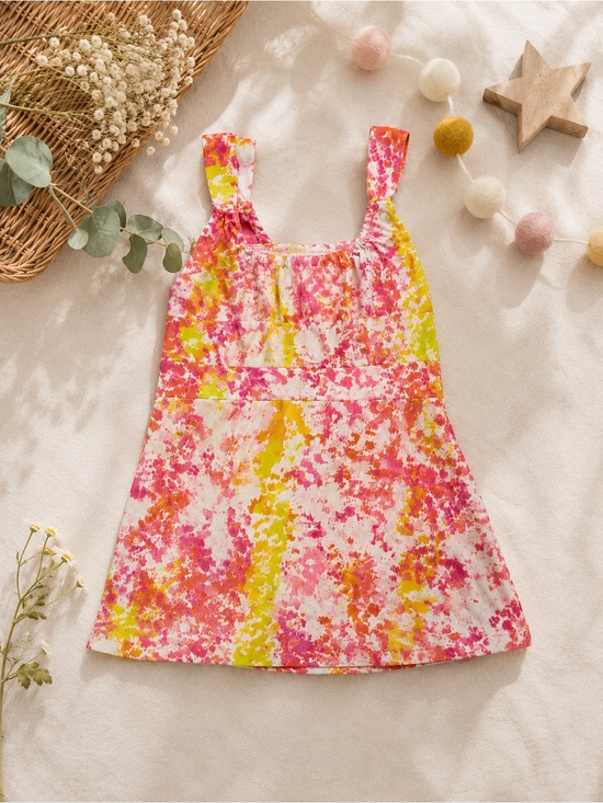 Ann Taylor Tops - 🌸 Ann Taylor Floral Empire Waist Tank 🌸